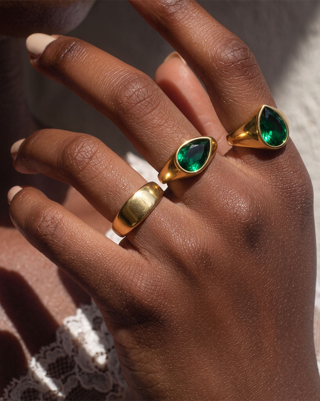 Emerald Green Stone Pear Solitaire Waterproof Gold Ring