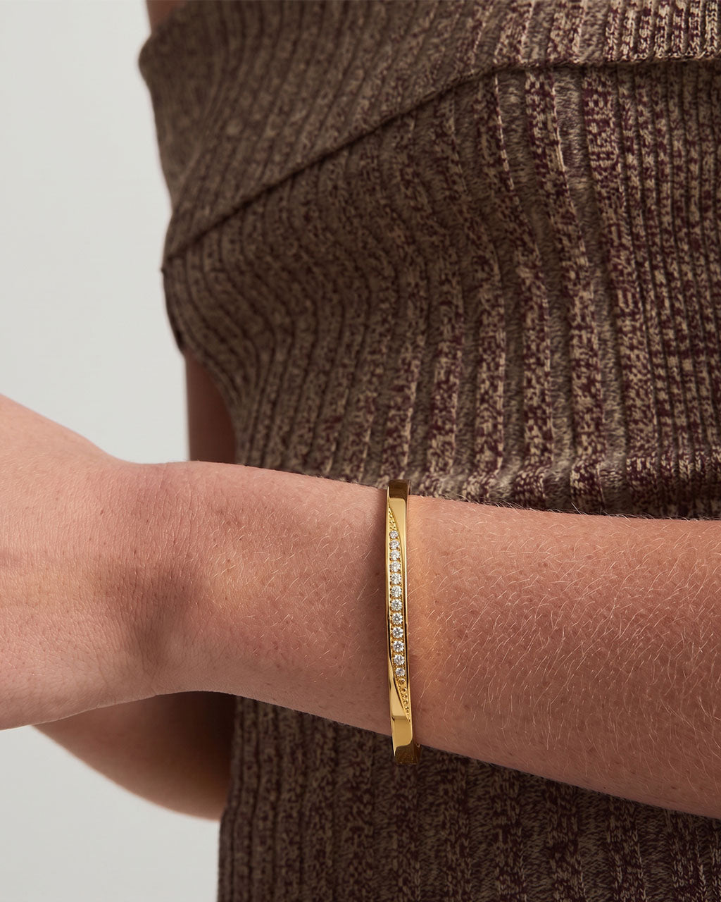 Pavé Simulated Diamond Bar Waterproof Gold Bangle